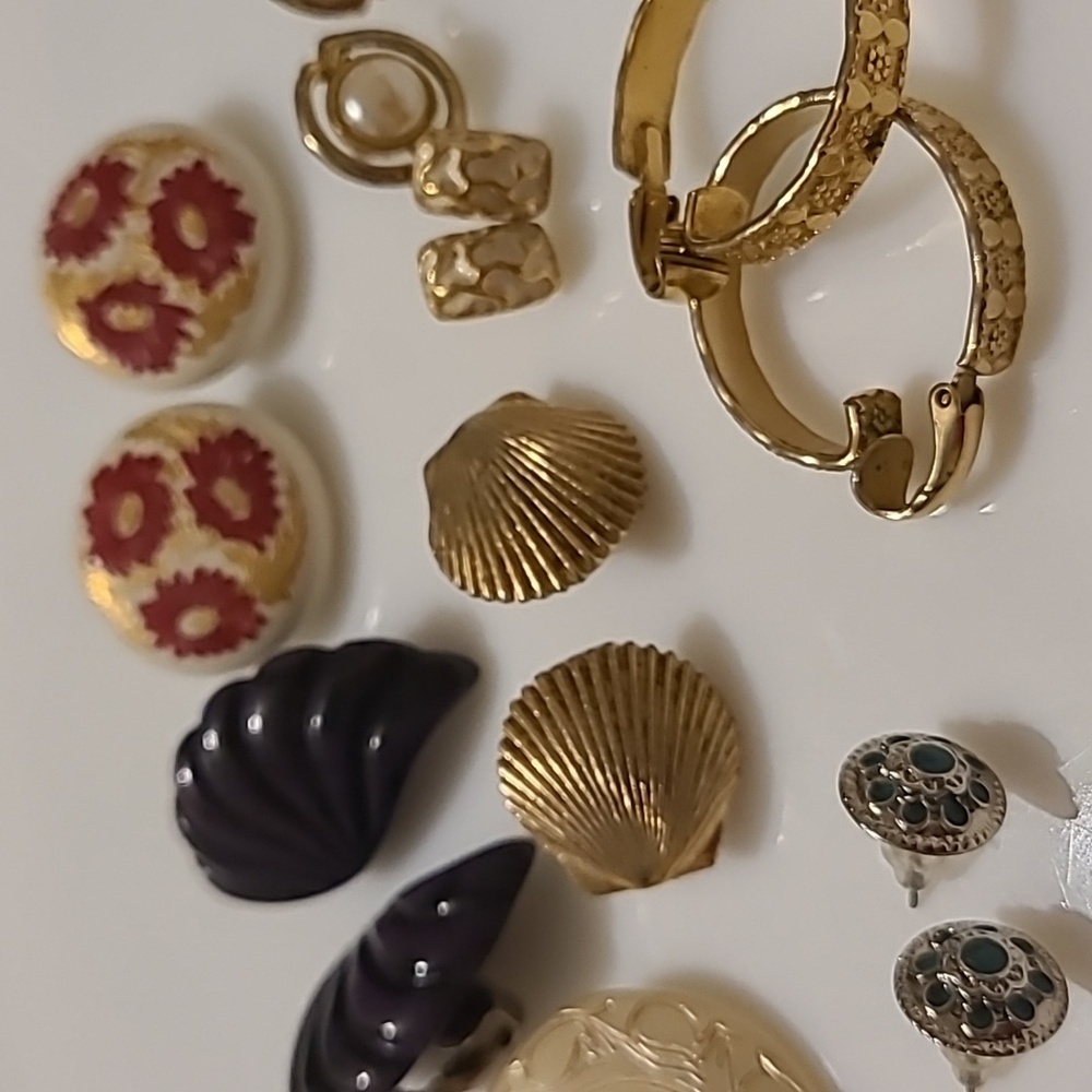 Set of 8 Clip on, and Pierced Earrings - Picture 6 of 14